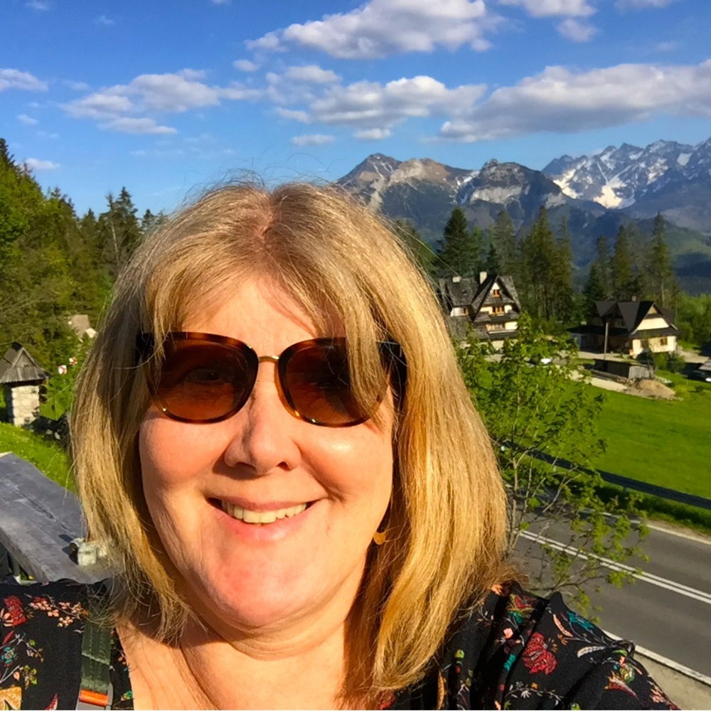 Meet your Posher, Eva